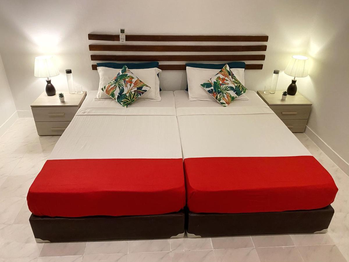 Ocean Breeze Maldives Hotel Thulusdhoo Exterior foto