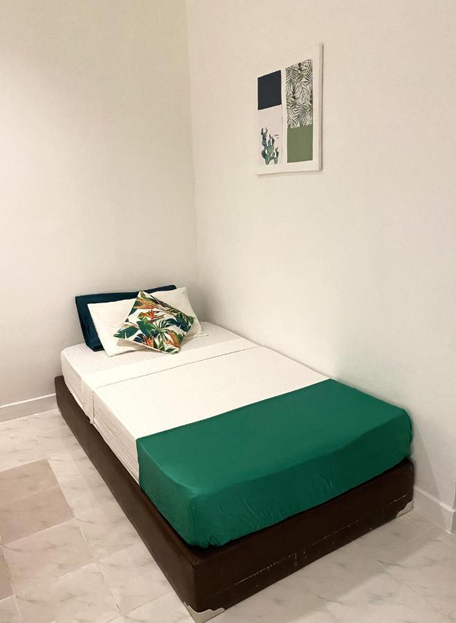 Ocean Breeze Maldives Hotel Thulusdhoo Exterior foto