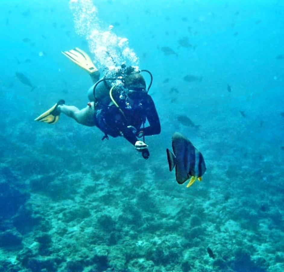 Ocean Breeze Maldives Hotel Thulusdhoo Exterior foto