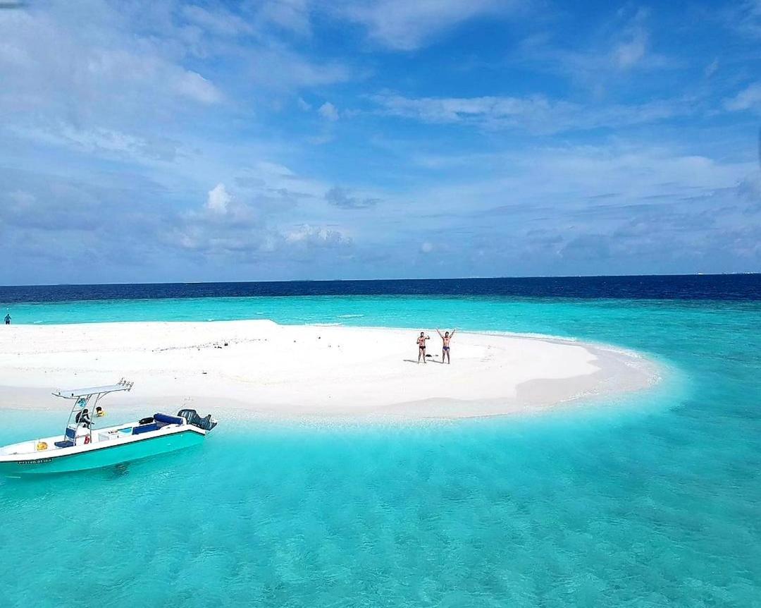 Ocean Breeze Maldives Hotel Thulusdhoo Exterior foto