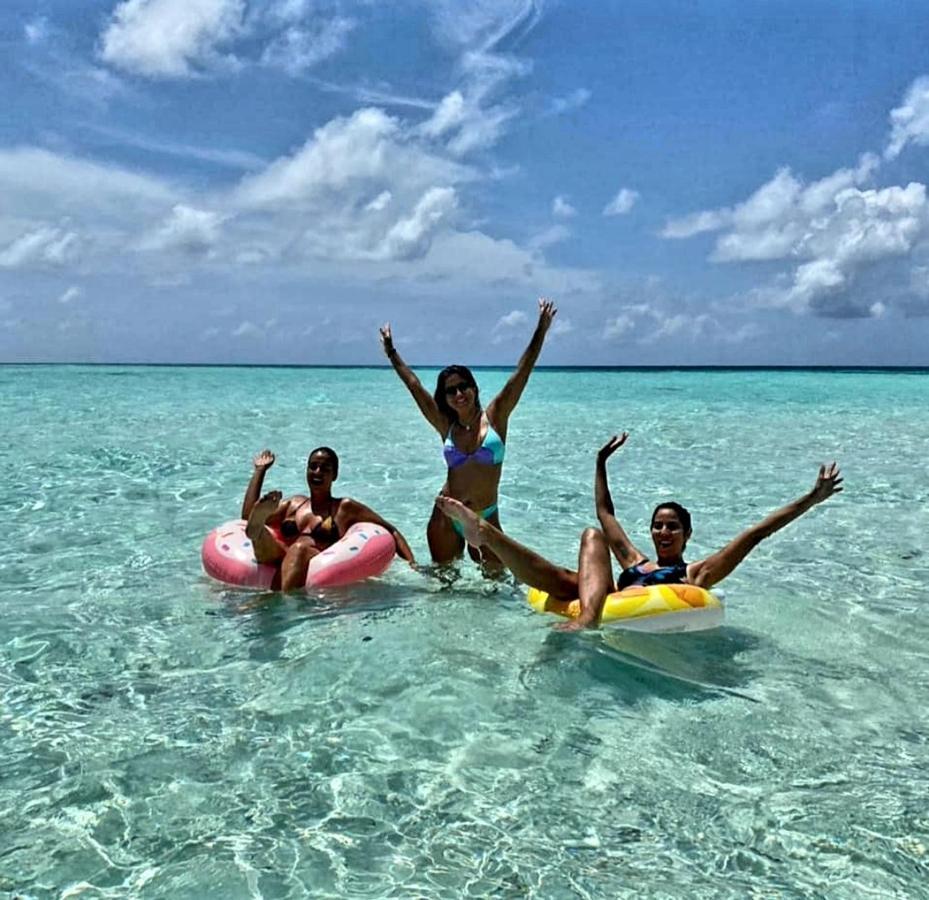 Ocean Breeze Maldives Hotel Thulusdhoo Exterior foto