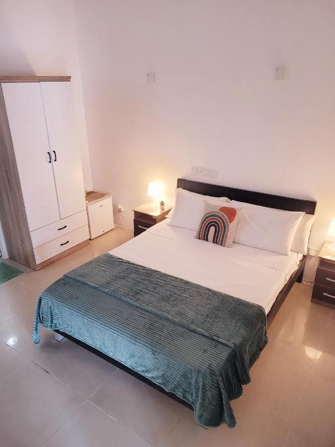 Ocean Breeze Maldives Hotel Thulusdhoo Exterior foto